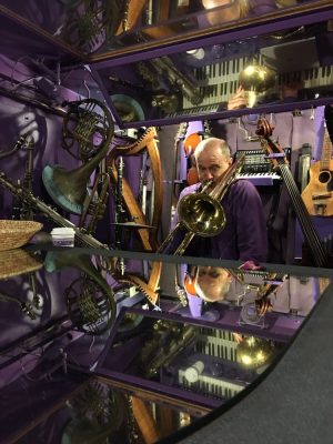 Winko Ljizz with horn
